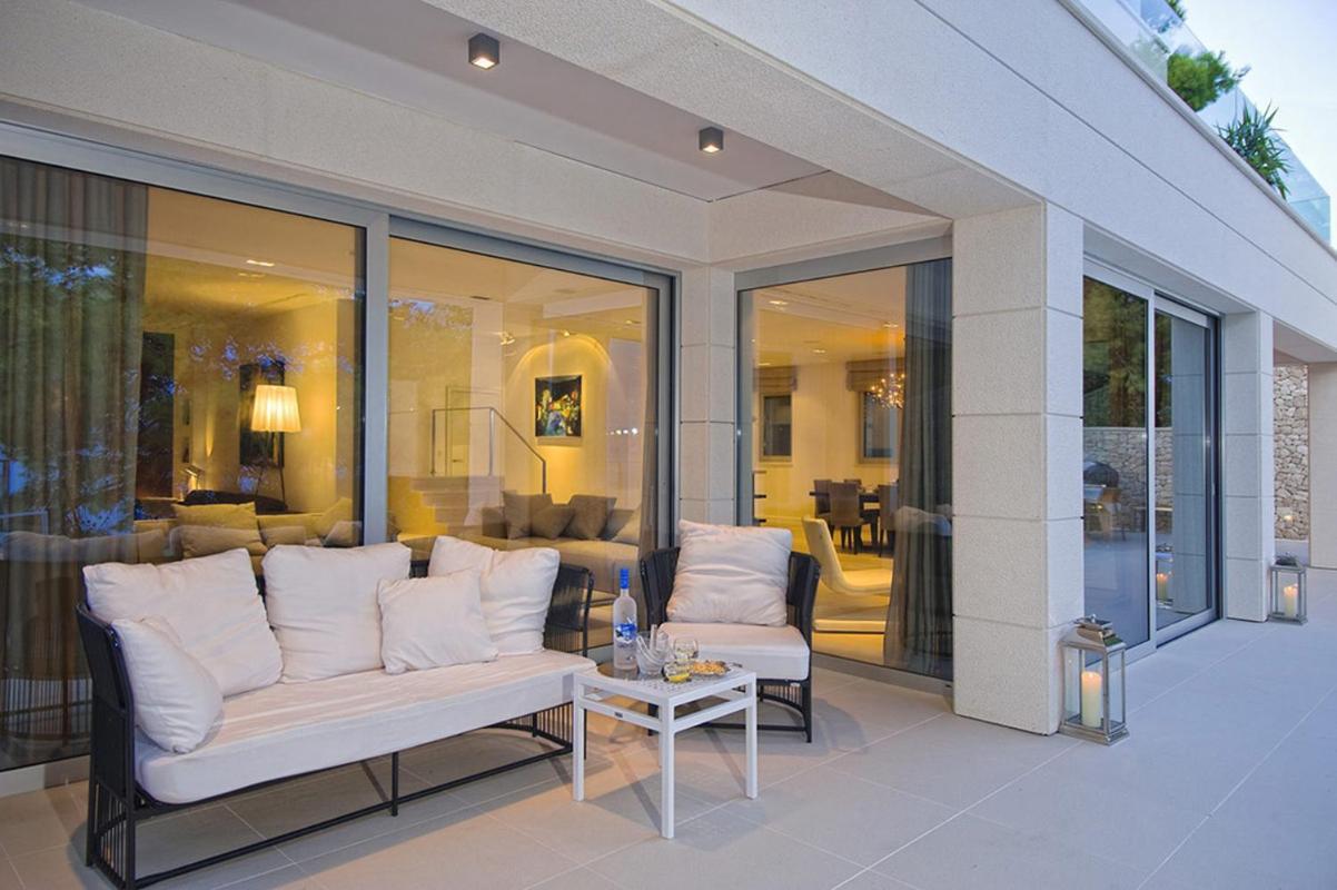Luxury Seafront Villa My Dream With Private Pool, Jacuzzi And Staff At The Beach On Brac Island - Sumartin Selca  Exterior photo