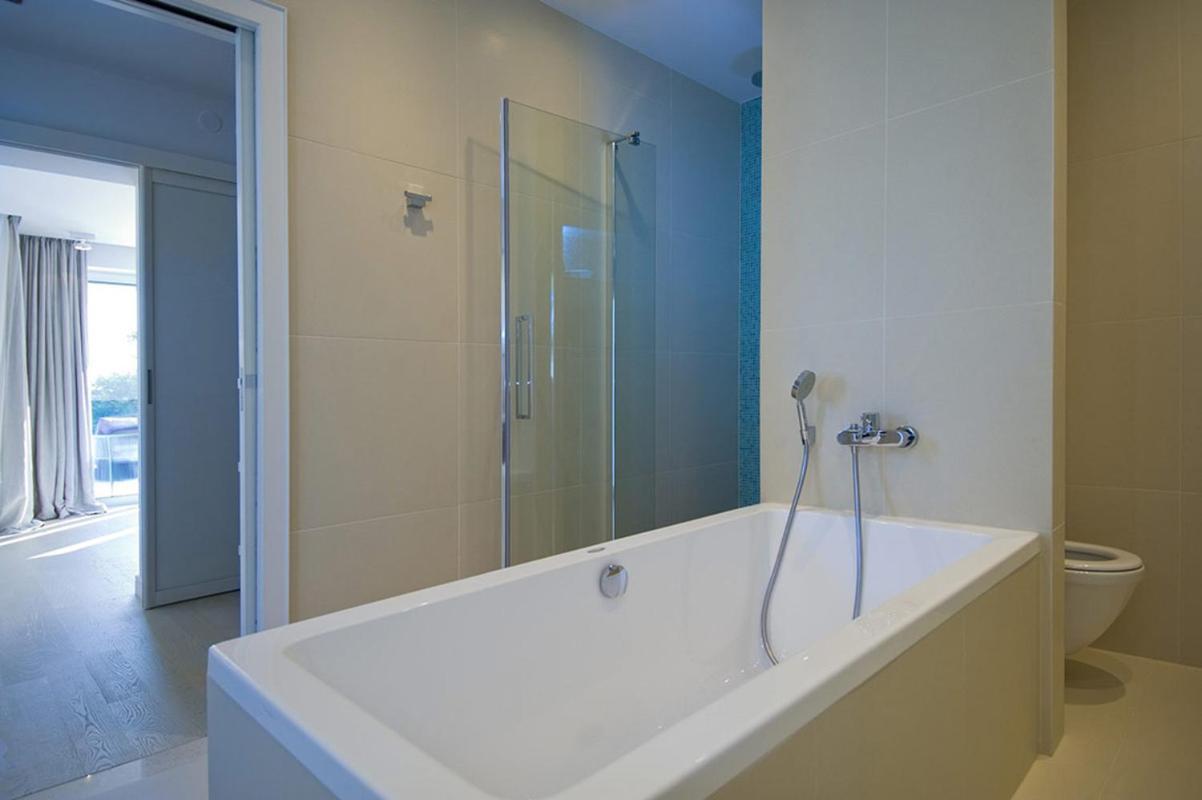 Luxury Seafront Villa My Dream With Private Pool, Jacuzzi And Staff At The Beach On Brac Island - Sumartin Selca  Exterior photo