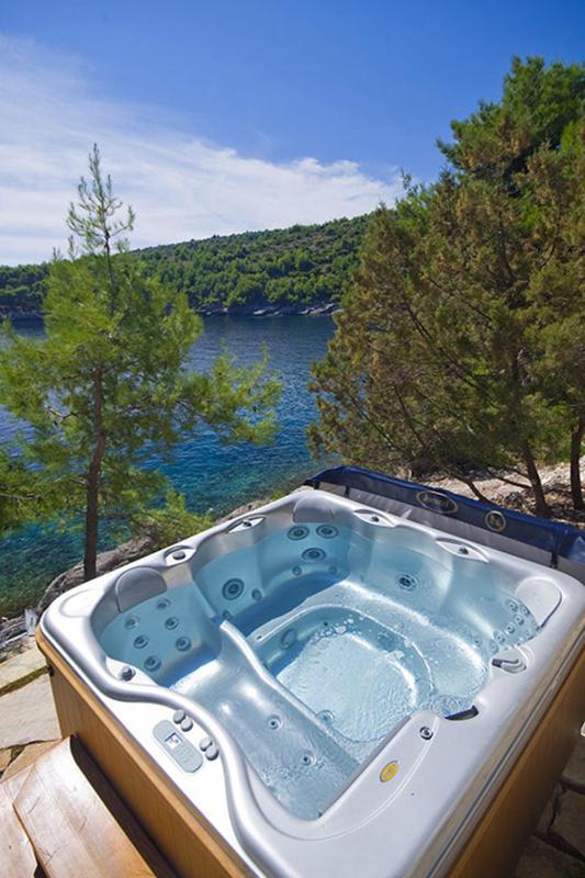 Luxury Seafront Villa My Dream With Private Pool, Jacuzzi And Staff At The Beach On Brac Island - Sumartin Selca  Exterior photo