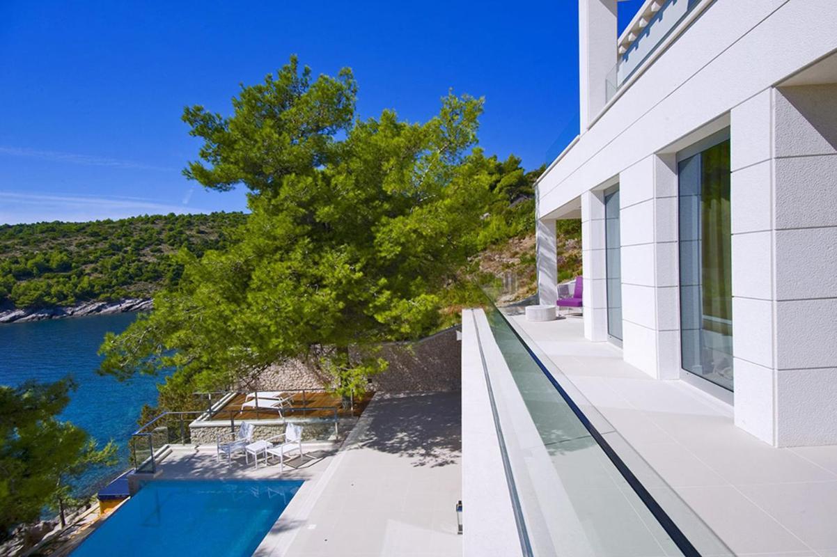 Luxury Seafront Villa My Dream With Private Pool, Jacuzzi And Staff At The Beach On Brac Island - Sumartin Selca  Exterior photo