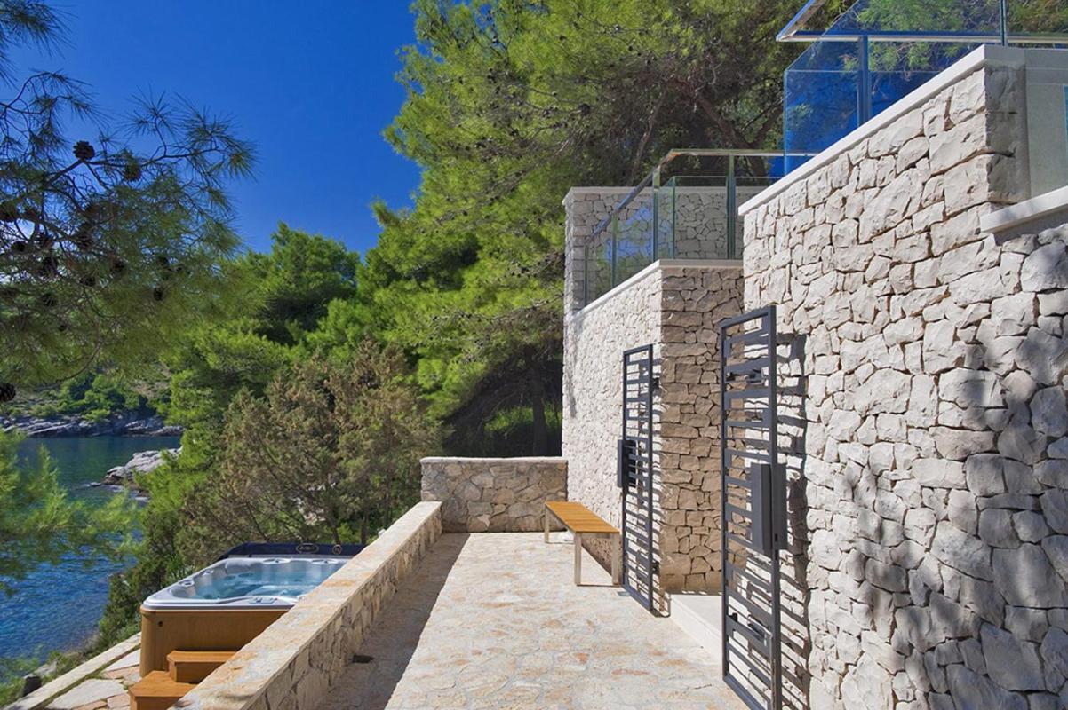 Luxury Seafront Villa My Dream With Private Pool, Jacuzzi And Staff At The Beach On Brac Island - Sumartin Selca  Exterior photo