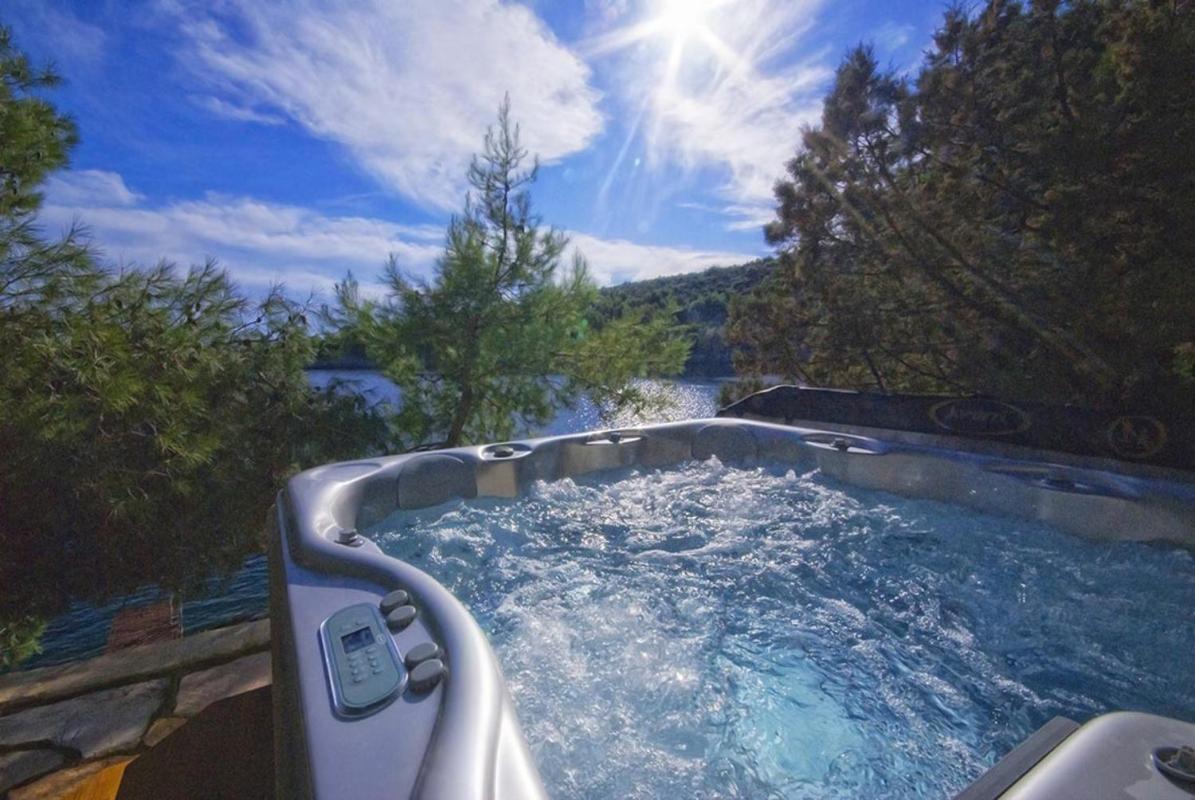 Luxury Seafront Villa My Dream With Private Pool, Jacuzzi And Staff At The Beach On Brac Island - Sumartin Selca  Exterior photo